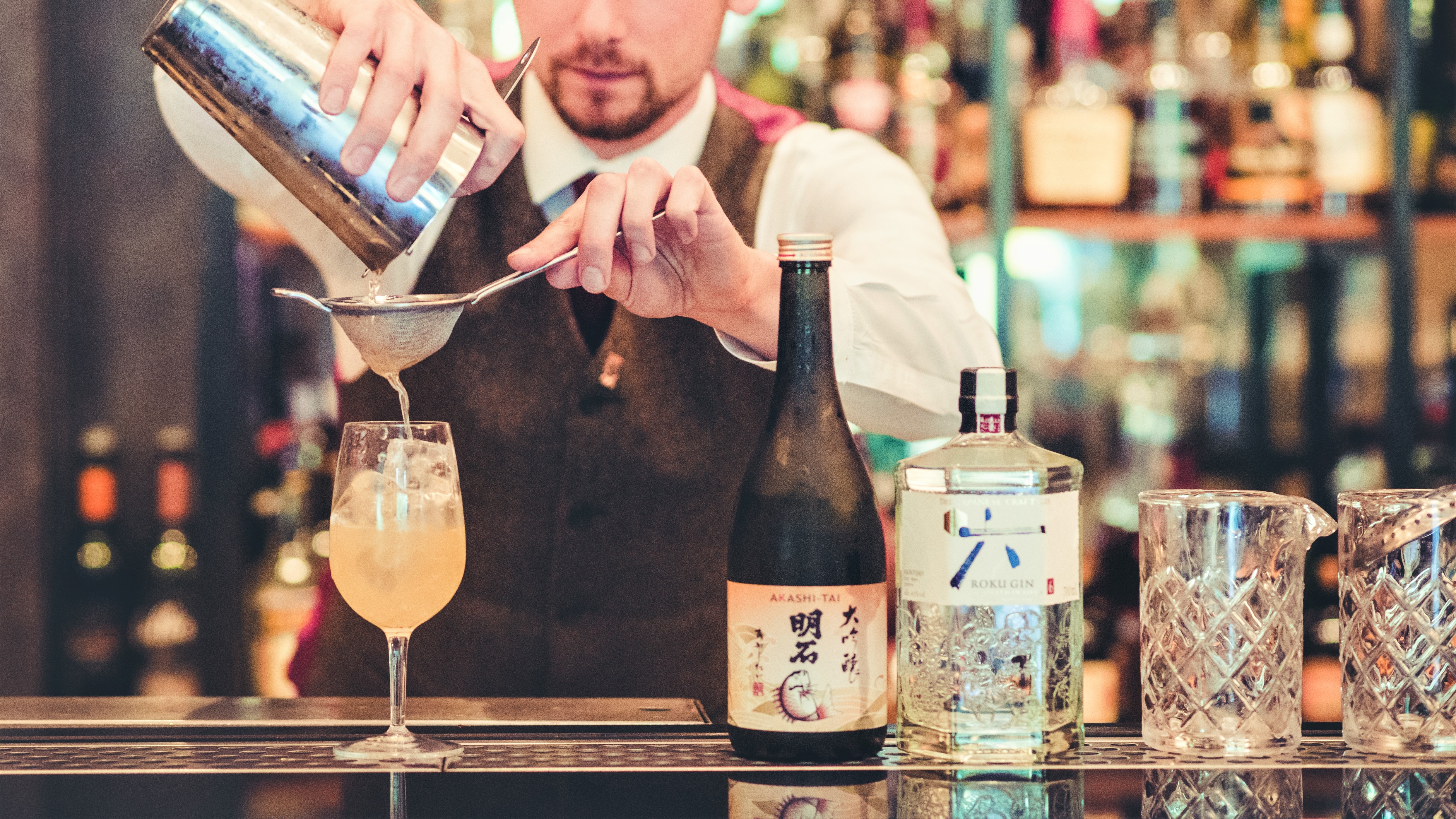 Smith and Whistle Mayfair Local Bar Sheraton Park Lane Hotel London Piccadilly